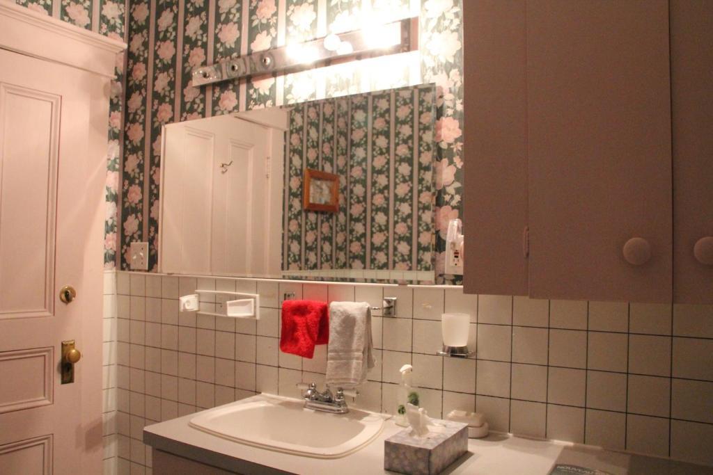 Leah Jane's Bed & Breakfast 2* Moncton