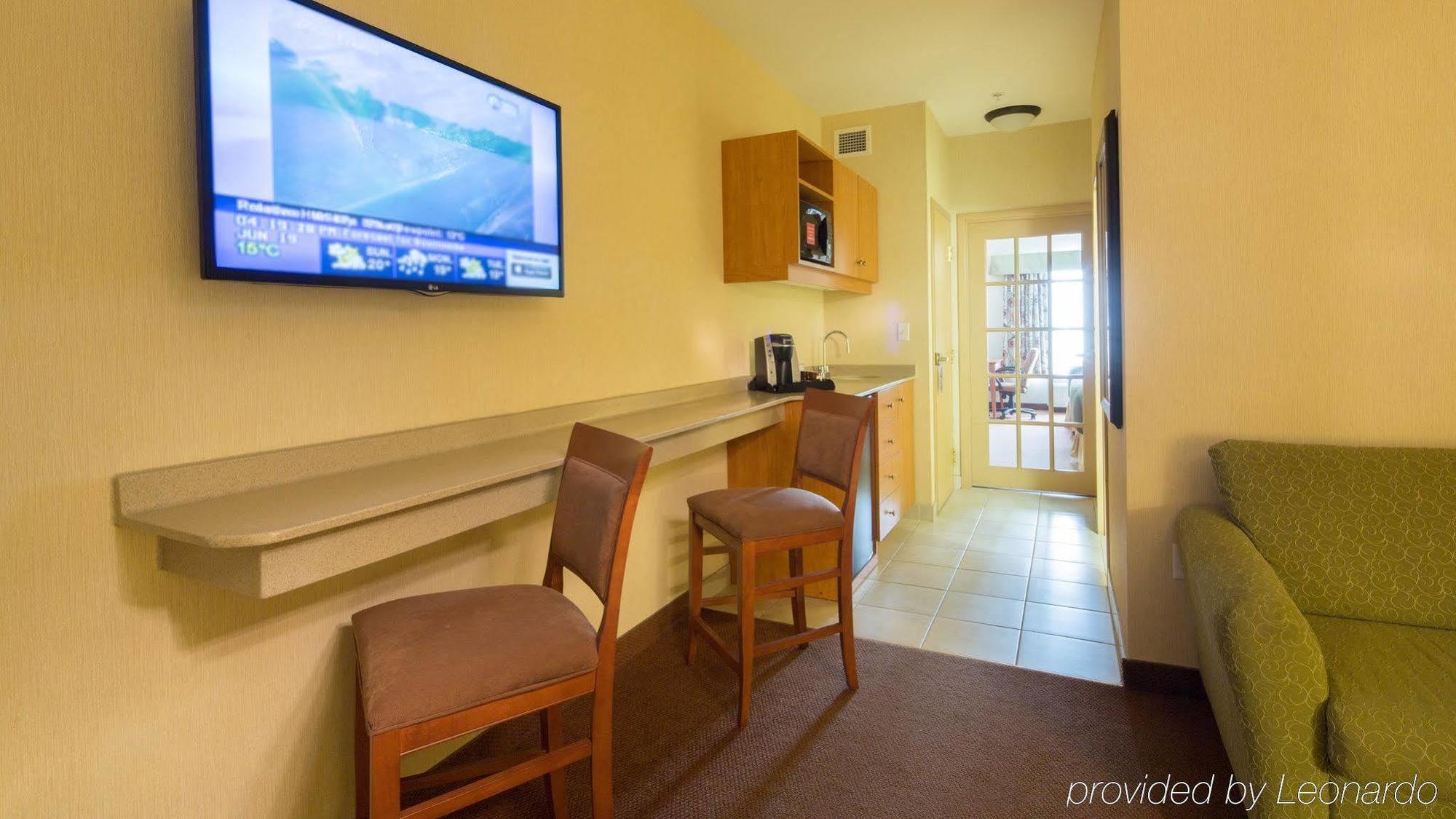 Express & Dieppe Airport By Ihg Moncton