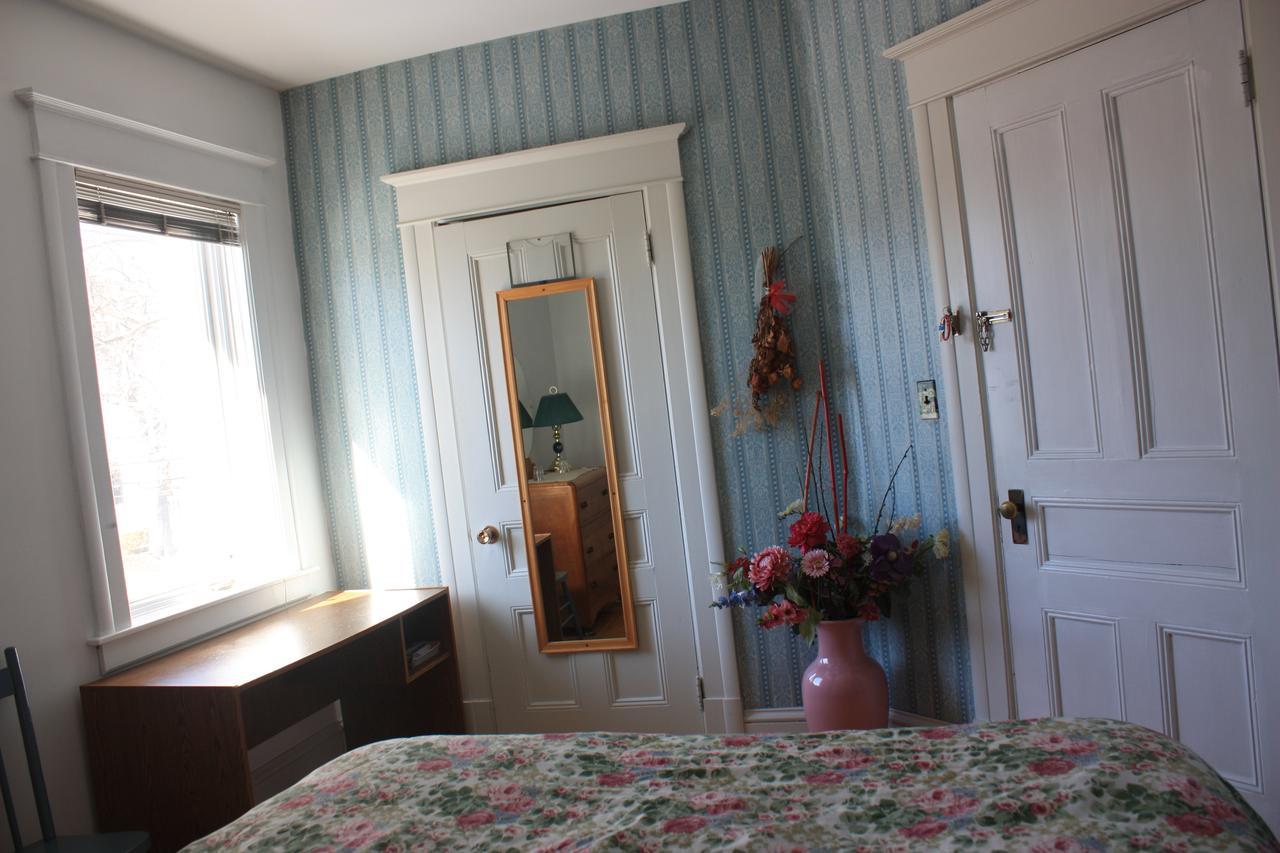 Downtown Bed & Breakfast Bed & Breakfast