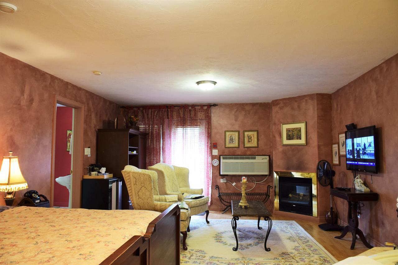 Wild Rose Hotel 4*