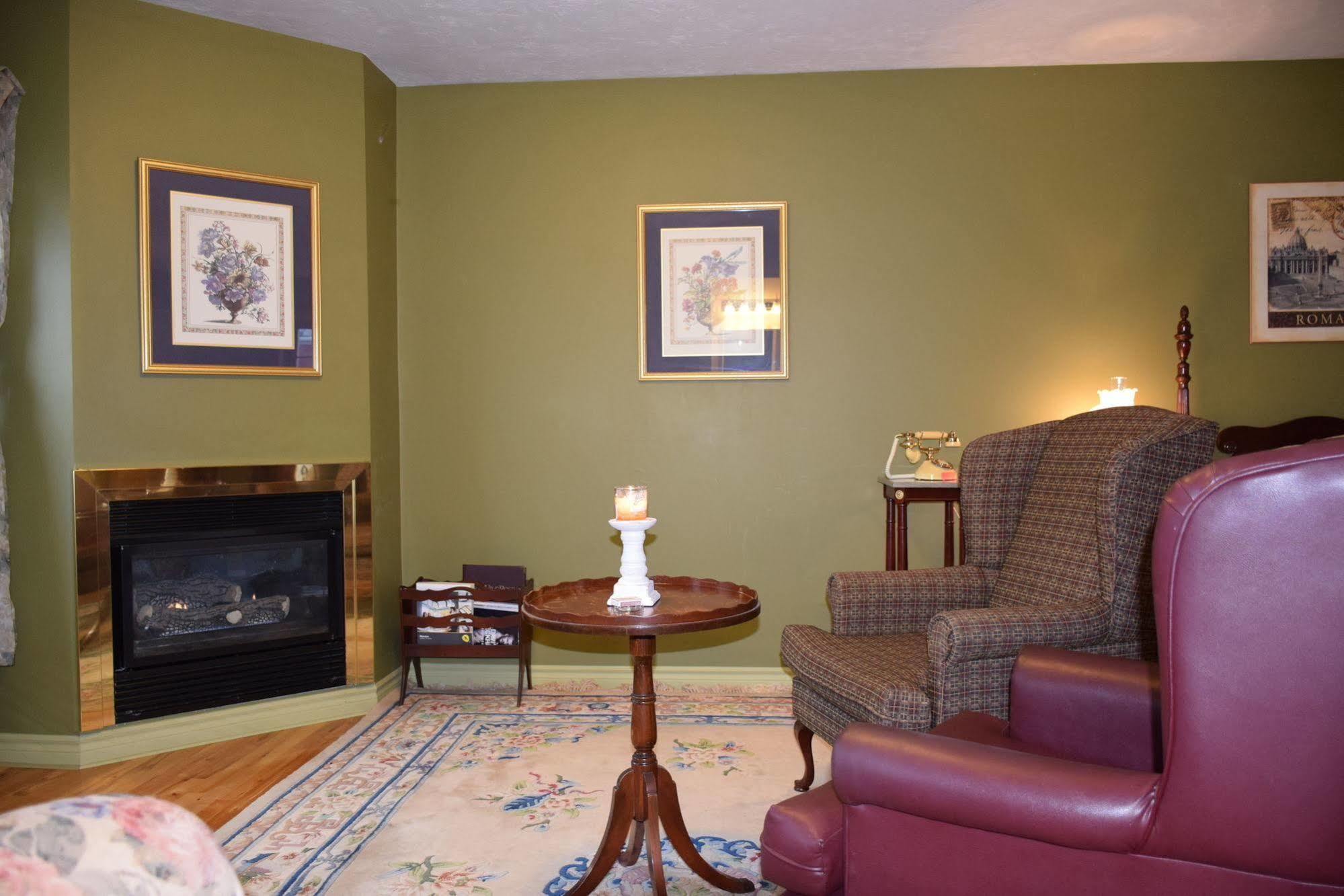 Wild Rose Hotel 4*