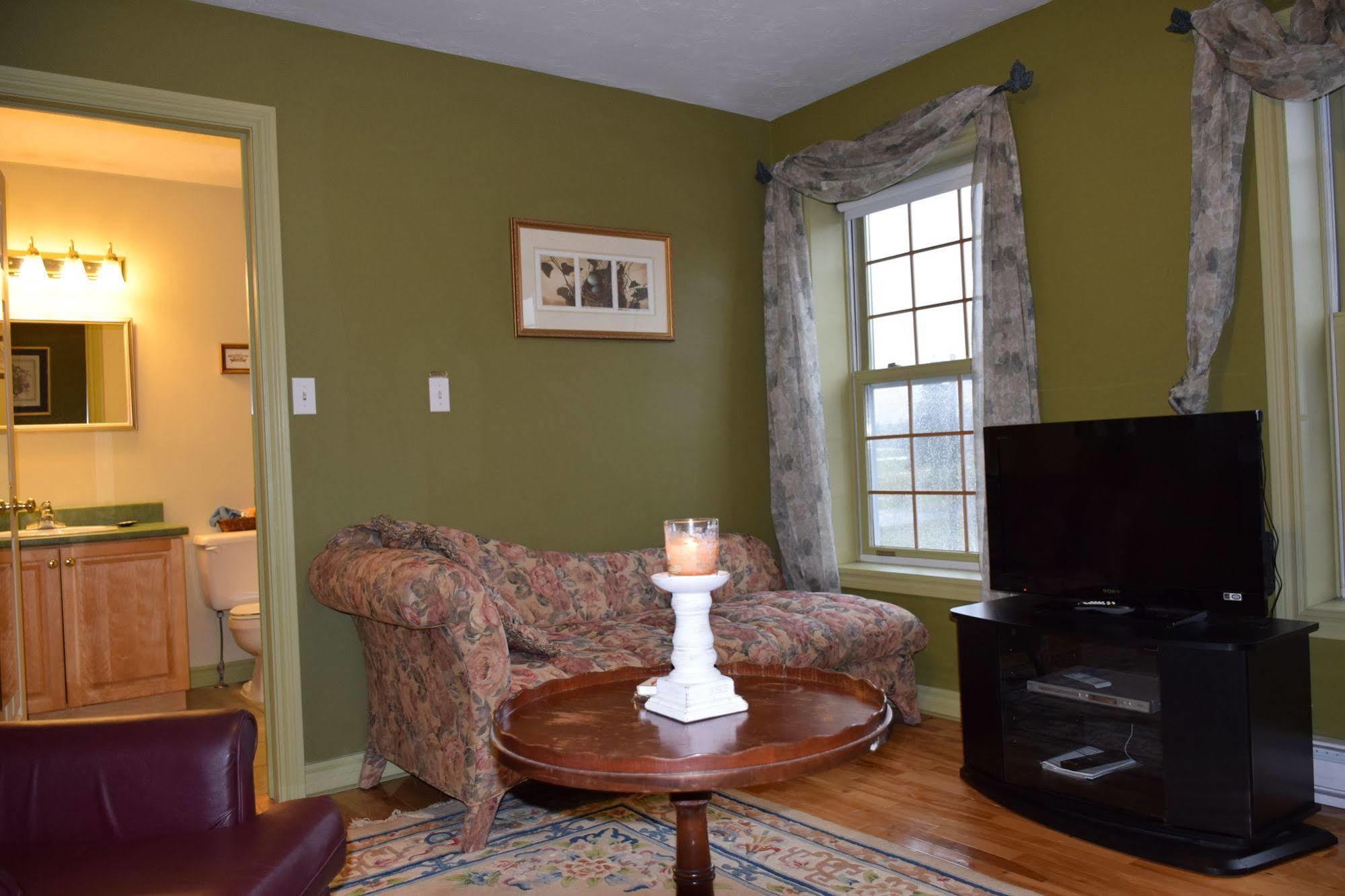 Hotel Wild Rose Moncton
