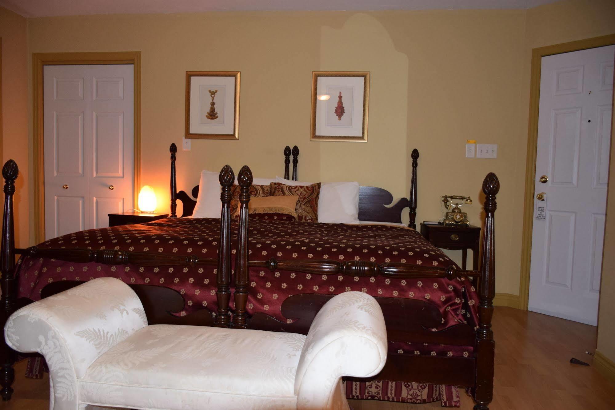Wild Rose Hotel 4*