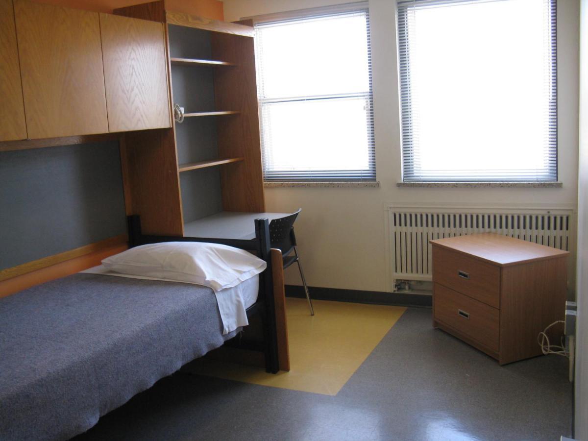 Universite De 2* Moncton
